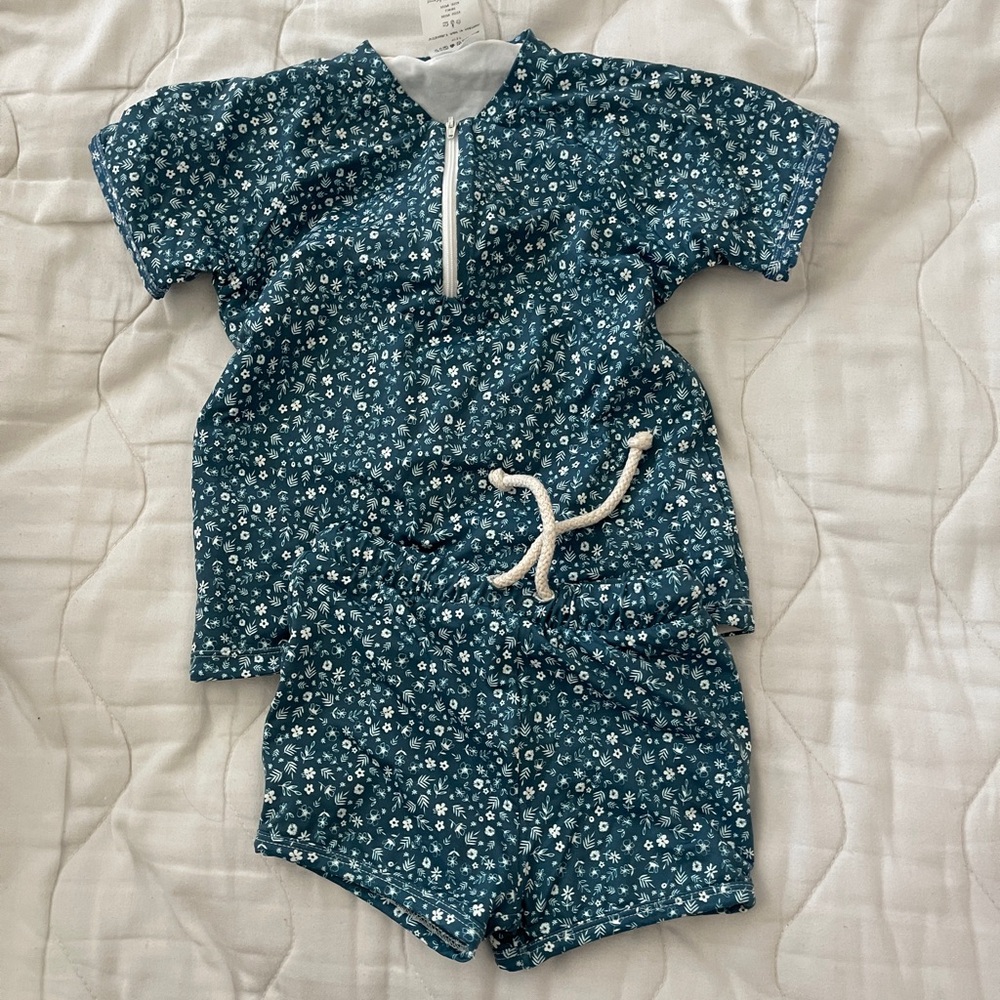 Fin and Vince rash guard 4/5